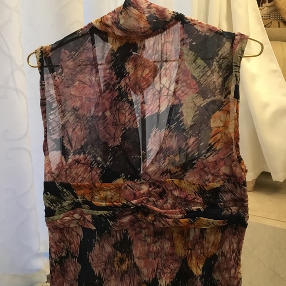 😍BCBG Abstract Floral Print Top - Picture 7 of 7